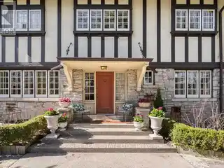Grand Circa 1908 Residence