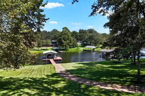 Gorgeous Home on Lake Athens