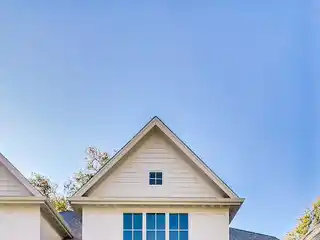 Boutique Townhome with Private Fenced Yard