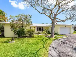 Lovely Waterfront Home in Boca Raton