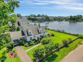 Waterfront Property with Amazing Views