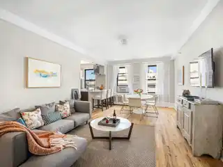 Renovated Top-Floor Corner Home