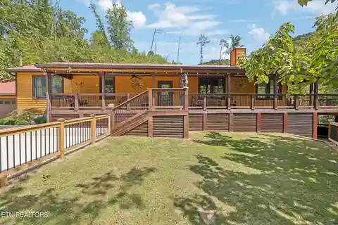 Charming Log Cabin in Pigeon Forge