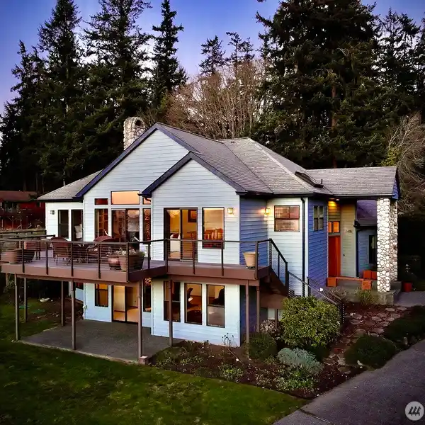 ONE-OWNER CUSTOM HOME WITH SWEEPING VIEWS