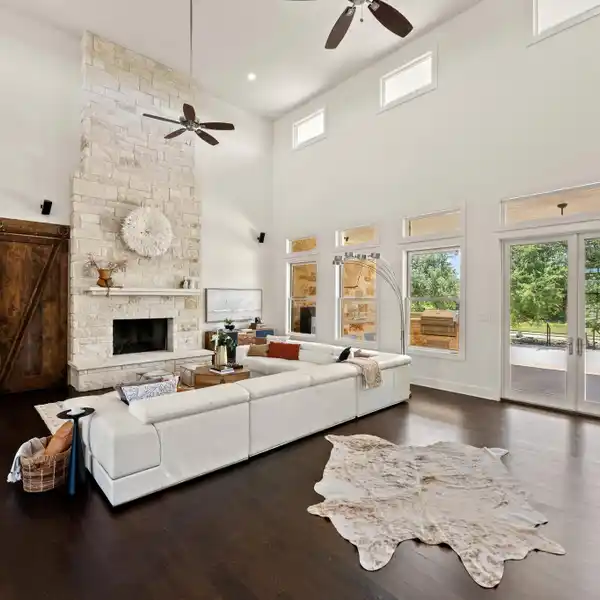 ONE-STORY TEXAS LIMESTONE HOME IN VINEYARD