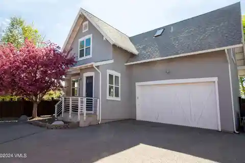 Mountain Contemporary Comfort in the Heart of Eagle
