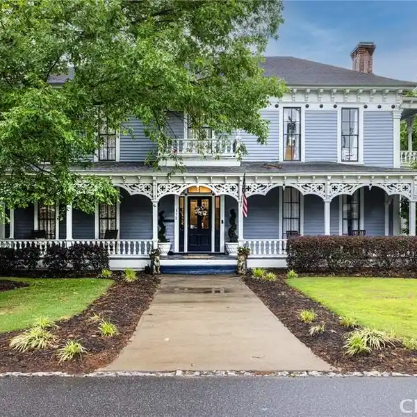 THE THOMASON HOUSE
