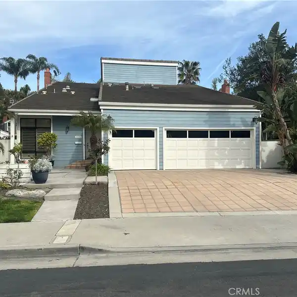 STUNNING RESIDENCE ON A SERENE CUL-DE-SAC STREET