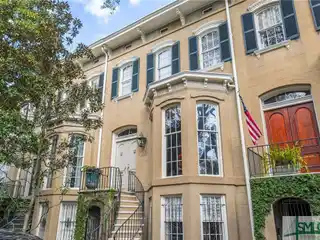 Quintessential Southern Elegance in Savannah's Landmark District