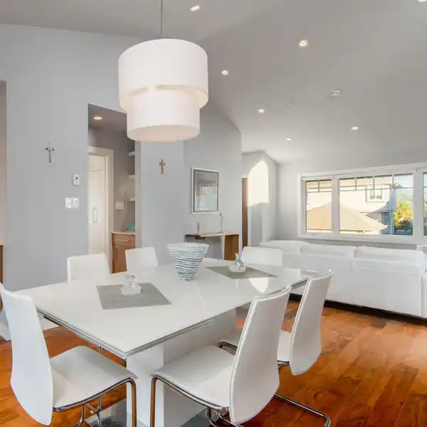 UNDERSTATED ELEGANCE WITH APPEALING PRACTICALITY