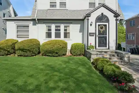 Chic Move-in Ready Colonial