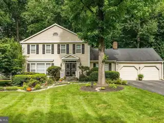 Potomac Oasis on a Serene Cul-De-Sac