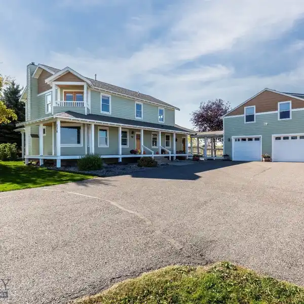 ECO-FRIENDLY HAVEN ON A PEACEFUL CUL-DE-SAC