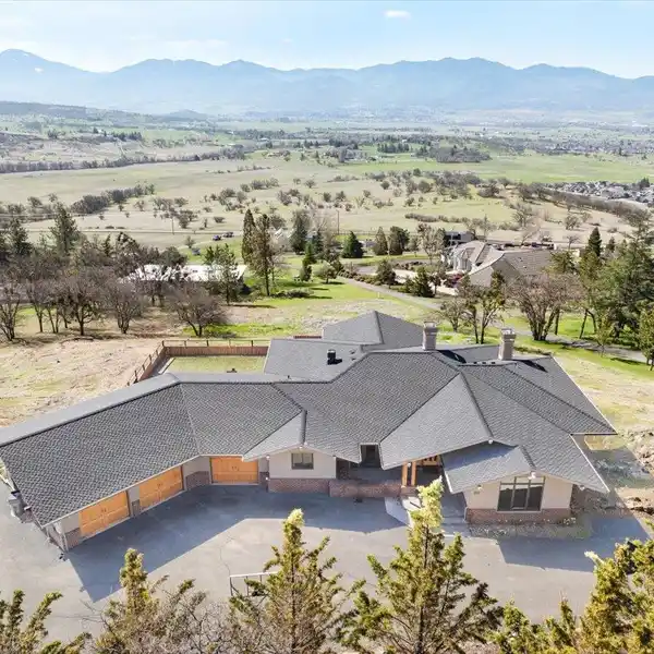 EXQUISITE CUSTOM HOME