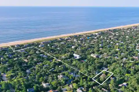 Classic Amagansett Beach House