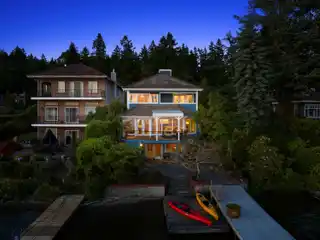 Lake Washington Waterfront Residence in an Arboretum-like Setting