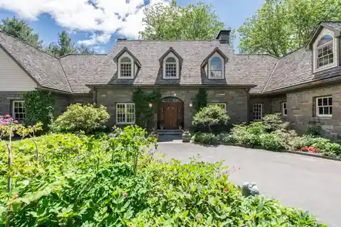 Exquisite Stone Home with Bespoke Wine Cellar