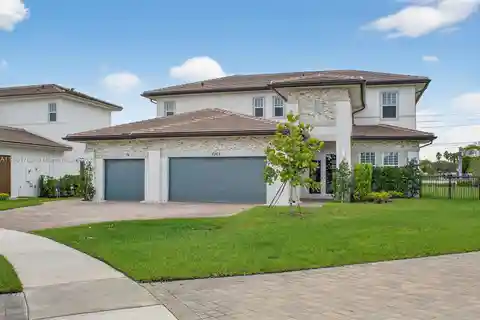 Beautiful Home in Gated Crescent Ridge
