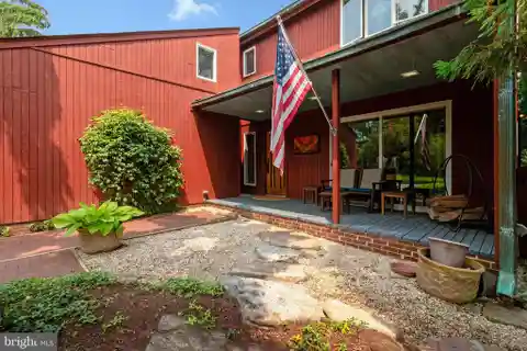 One-of-a-kind Mid-century Modern Home