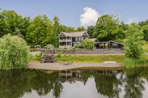 Mac Brown Waterhouse