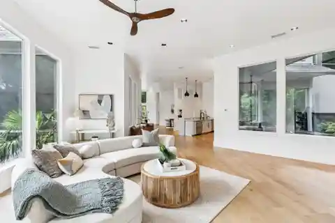 Remarkable Estate on a Quiet Cul-De-Sac
