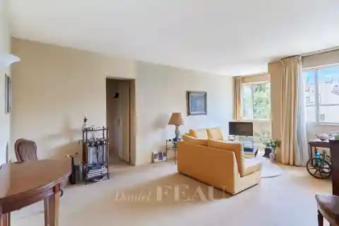 Quiet First Floor Apartment