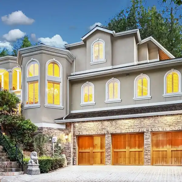 EXCEPTIONAL CUSTOM-BUILT VIEW HOME