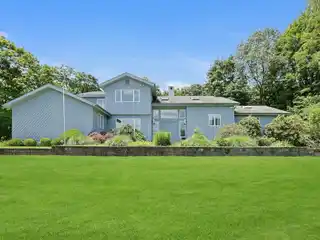 Spacious Home in the Estates