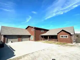 Custom Log Home on Ten Acres