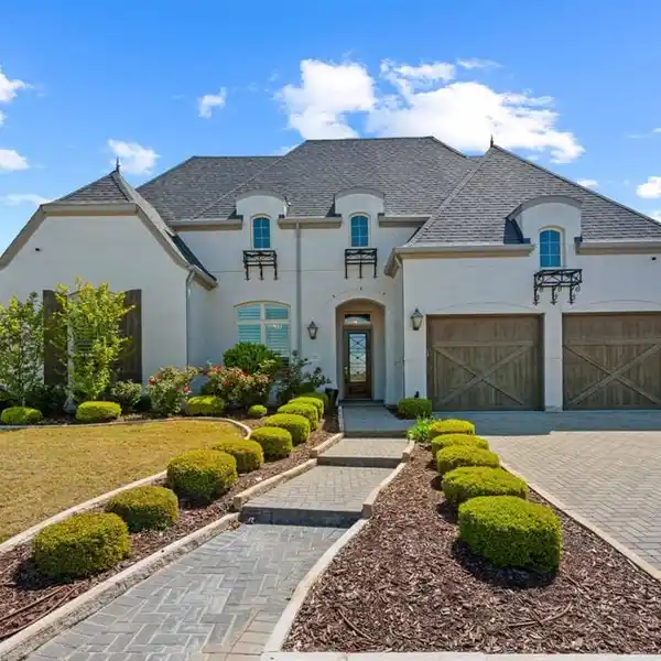 LUXURIOUS HIGHLAND HOME