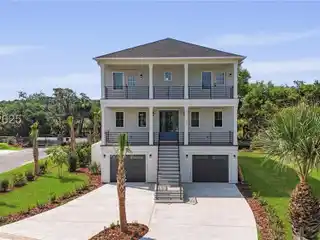 Coastal Luxury and Privacy