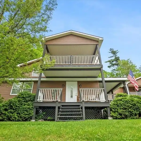 SPACIOUS WELL-APPOINTED HOME