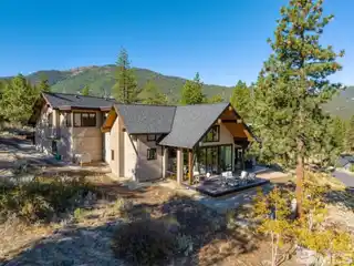 Charming Mountain Cottage Home