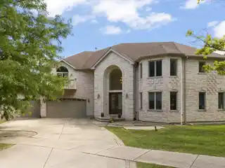 Expansive Royce Hill Estate with Ultimate Flexibility