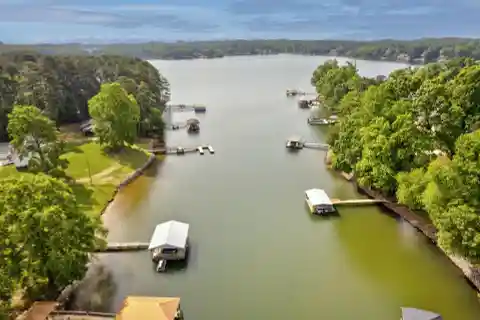 Prime Waterfront Lot on Lake Norman