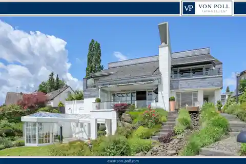 Discreet Luxury – Entrepreneur’s Villa with Private Spa on Park-like Grounds