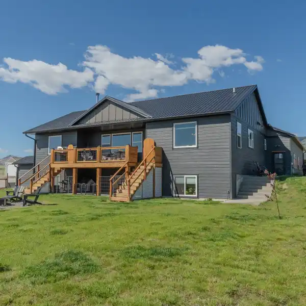 CUSTOM RANCH HOME WHERE RUSTIC MEETS MODERN