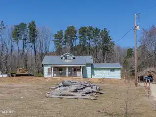 28 Amazing Acres