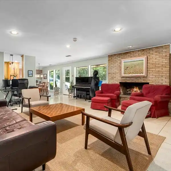MULTI-LEVEL HOME PERFECT FOR ENTERTAINING AND FAMILY LIFE