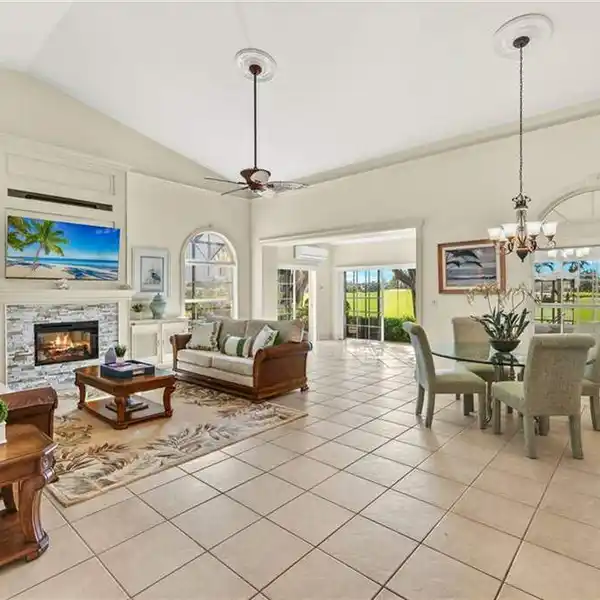 WELCOMING HOME WITH EXPANSIVE VIEWS IN WINDSTAR ON NAPLES BAY