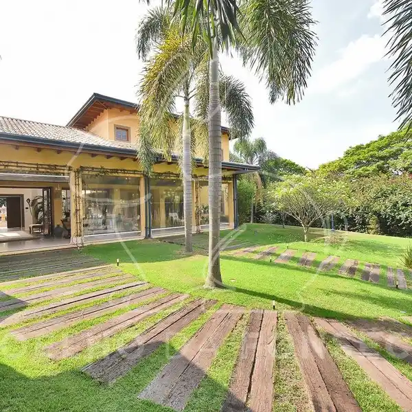 SPECTACULAR HOME WITH LUSH GROUNDS