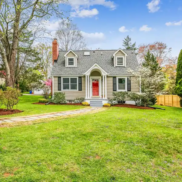 ENCHANTING CAPE COD STYLE HOME IN DESIRABLE CABIN JOHN PARK