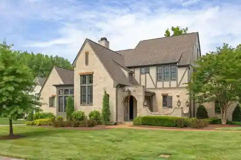 Privacy and Luxury on a Peaceful Cul-de-sac