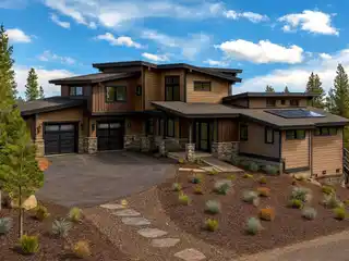 Sophisticated Mountain Design in Gray's Crossing