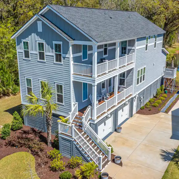 BEAUTIFUL HOME IN STONOVIEW