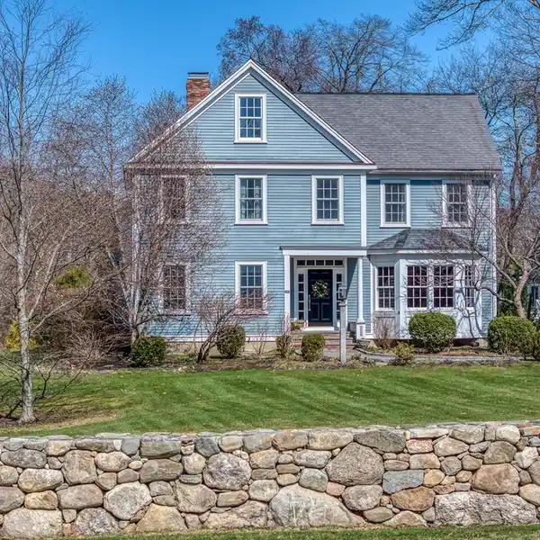 CUSTOM ENGLISH GARDEN COLONIAL