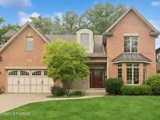 Custom Beauty with a Flowing Plan