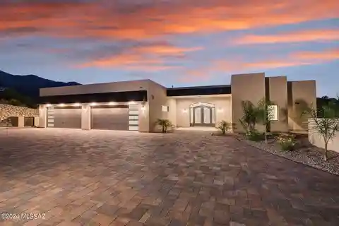 Brand New Luxury Contemporary Home in Alta Vista Sonrisa