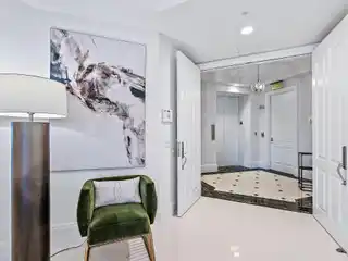Lakefront Living with Dockage