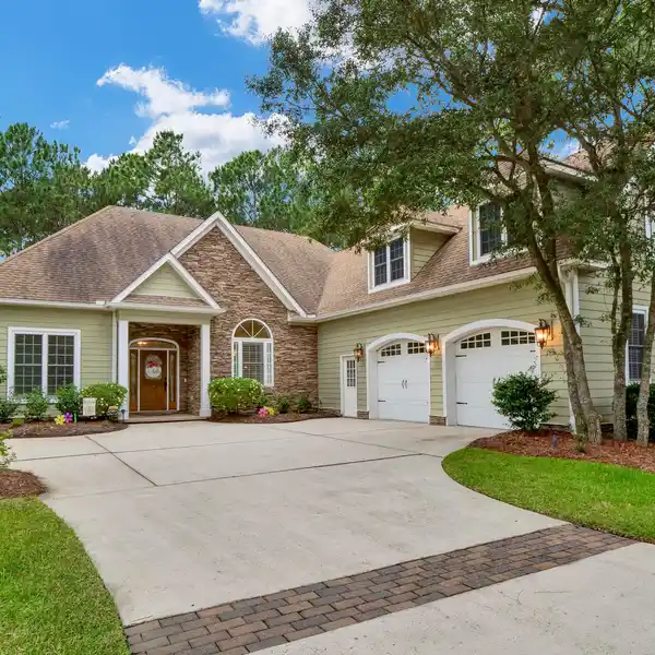 IMMACULATE HOME ON THE RESERVE GOLF COURSE
